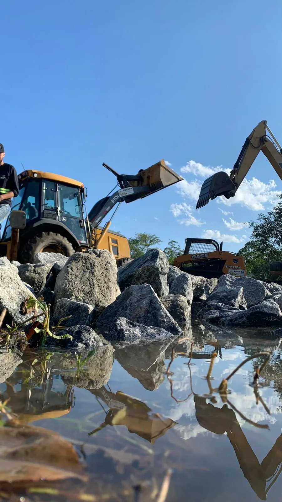 Foto 2 — M Bessa Locações: equipamentos e serviços de terraplenagem em Cubatão