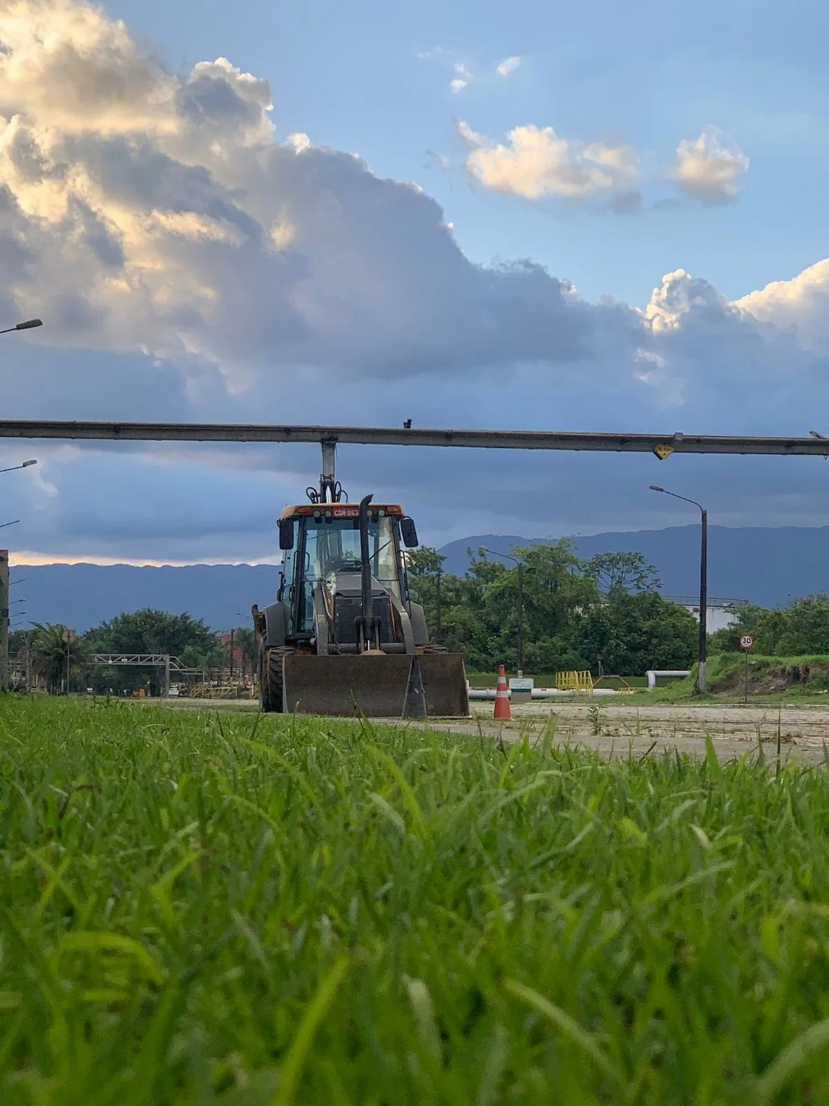 Foto 3 — M Bessa Locações: equipamentos e serviços de terraplenagem em Cubatão